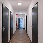 בית נופש Budget W Kitchen, Station Close, Wifi Access *