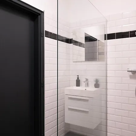 בית נופש Budget W Kitchen, Station Close, Wifi Access *