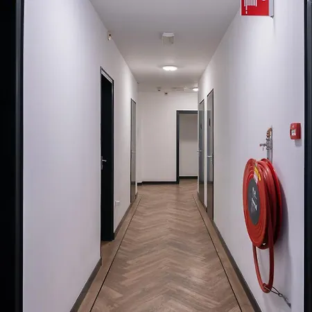 Budget W Kitchen, Station Close, Wifi Access בית נופש