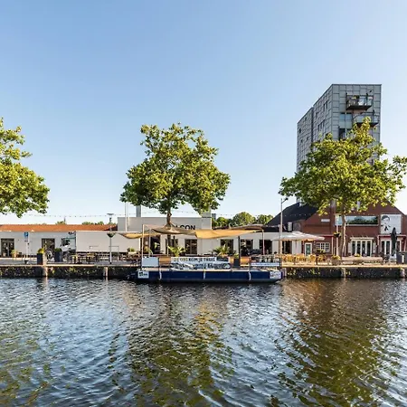 Budget W Kitchen, Station Close, Wifi Access