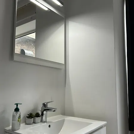 Budget W Kitchen, Station Close, Wifi Access בית נופש *