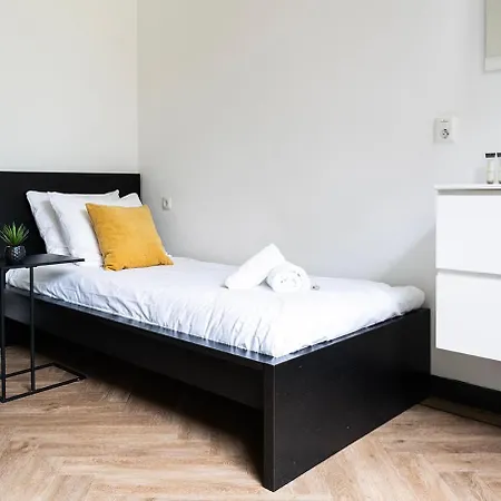 Budget W Kitchen, Station Close, Wifi Access