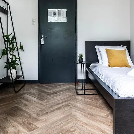 Budget W Kitchen, Station Close, Wifi Access בית נופש