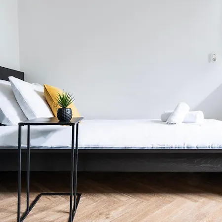 Budget W Kitchen, Station Close, Wifi Access בית נופש *