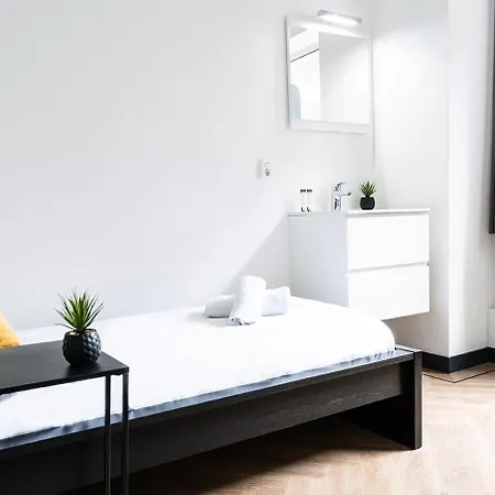 Budget W Kitchen, Station Close, Wifi Access בית נופש