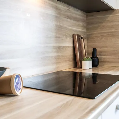 Basic W Kitchen, Station Close, Wifi Access