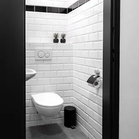 Budget W Kitchen, Station Close, Wifi Access *