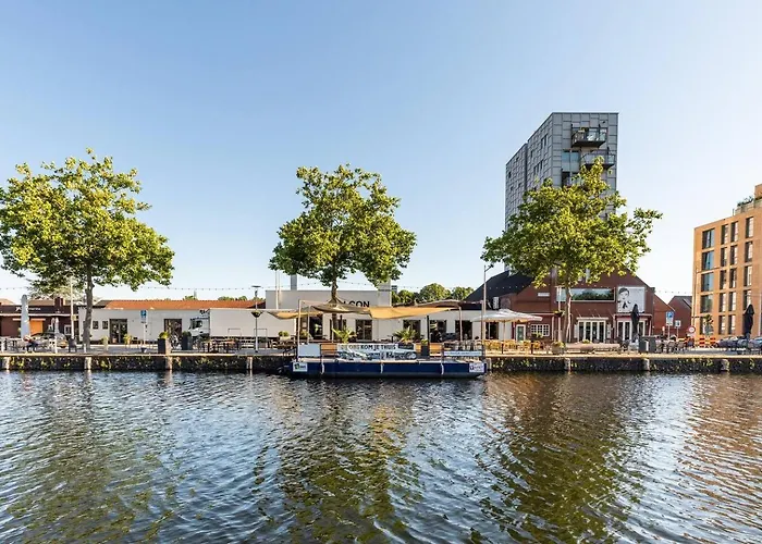 Budget W Kitchen, Station Close, Wifi Access