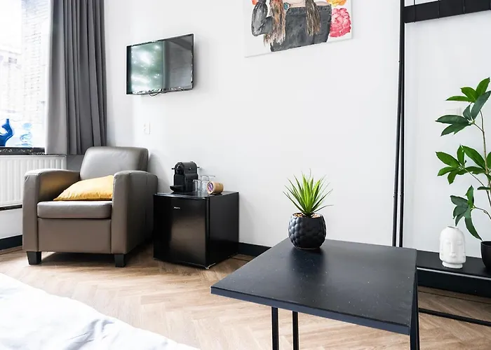 Budget W Kitchen, Station Close, Wifi Access Tilburg