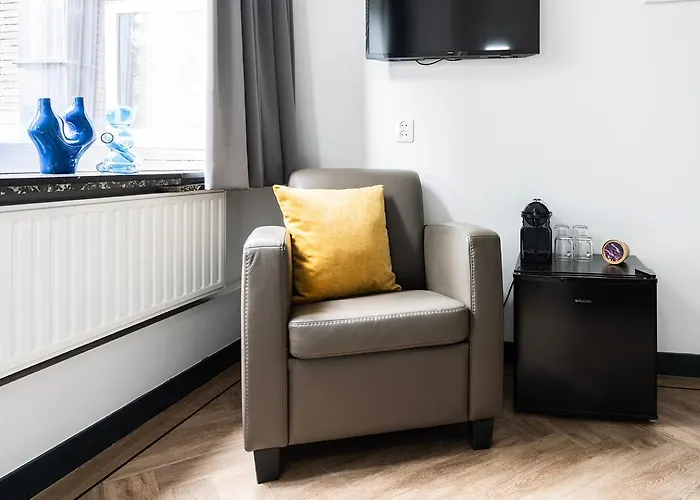 Budget W Kitchen, Station Close, Wifi Access *