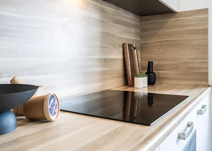 Budget W Kitchen, Station Close, Wifi Access