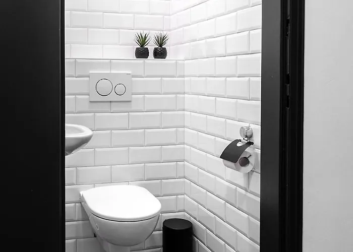 Budget W Kitchen, Station Close, Wifi Access *